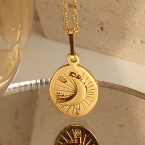 NEW 18K Gold Plated Diamond Moon Oval Necklace